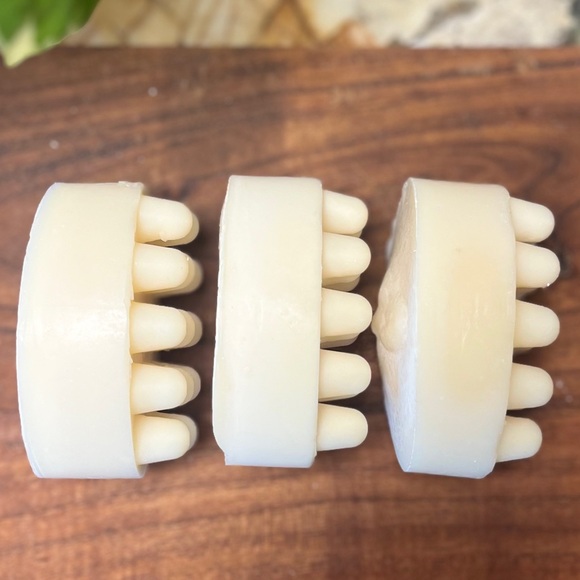 HAND CRAFTED Artisan Soap Massage bar NO ESSENTIAL OIL UNSCENTED - Picture 2 of 3